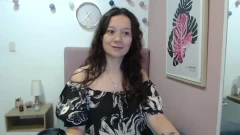 Lanna online show from May 29, 1:20 pm