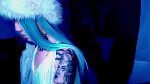 LANNIE   online show from February 11, 4:33 pm