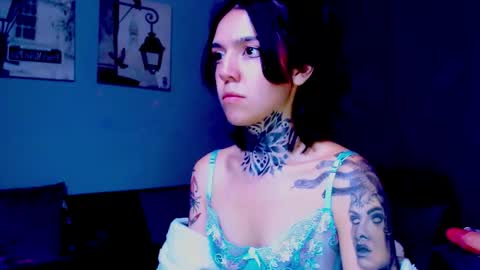 LANNIE   online show from February 14, 4:53 pm