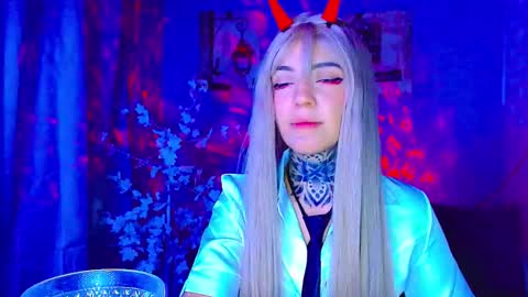 LANNIE   online show from November 8, 11:41 pm