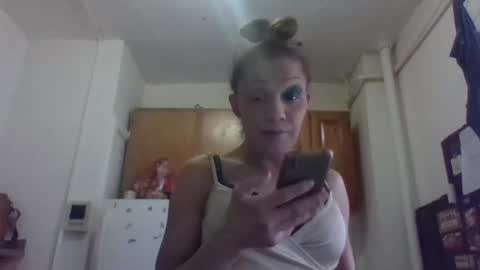 Snapshot of lapuzzycat201923 chatting on February 12, 7:56 pm Lapuzzycat201923 online show from February 12, 7:56 pm