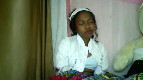 lara_belle online show from May 10, 3:46 am