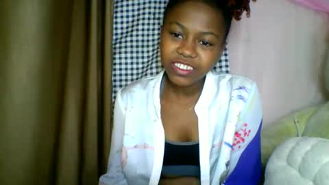 lara_belle online show from May 28, 4:32 am
