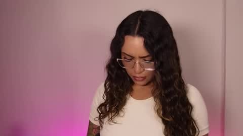 Lara online show from January 15, 10:40 pm