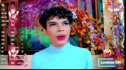 Snapshot of lara_brunette chatting on October 31, 9:15 pm Lara Brunette  online show from October 31, 9:15 pm