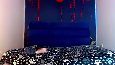 Snapshot of lara_brunette chatting on February 17, 2:49 pm Lara Brunette  online show from February 17, 2:49 pm