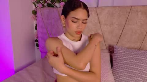 Lara Gill online show from November 27, 8:16 pm