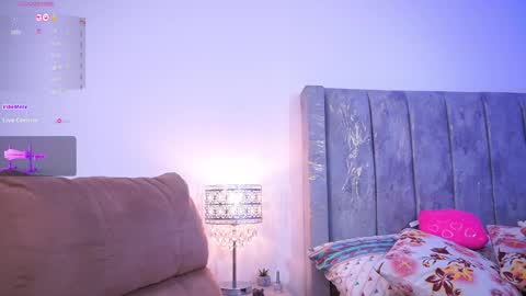 Snapshot of lara_giraldo chatting on February 14, 5:41 am Hello Guys I am Lara Giraldo WELCOME To my room online show from February 14, 5:41 am