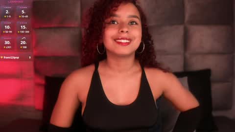 Snapshot of lara_jones_ chatting on February 11, 3:50 am Lara online show from February 11, 3:50 am