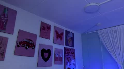 lara online show from October 2, 4:00 am