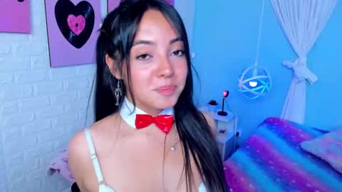 lara online show from October 13, 8:11 pm