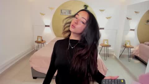 lara online show from October 14, 8:23 pm