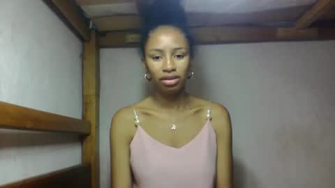 larah98 online show from February 12, 7:12 am