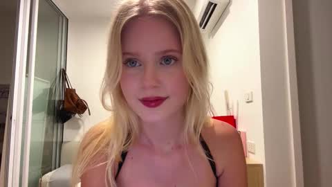 Stella online show from January 16, 10:13 am