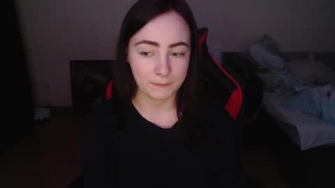 Laralianna online show from February 4, 6:45 pm