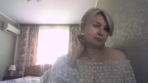 laramrs online show from June 19, 4:02 pm