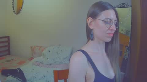 Snapshot of larawintersxxx chatting on March 2, 3:24 am larawintersxxx online show from March 2, 3:24 am