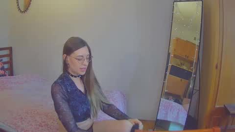 Snapshot of larawintersxxx chatting on February 23, 2:35 pm larawintersxxx online show from February 23, 2:35 pm
