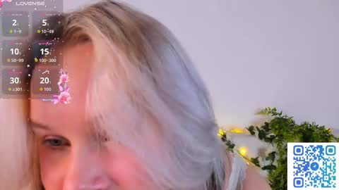 Snapshot of large_ocean chatting on October 8, 7:20 pm Rose online show from October 8, 7:20 pm