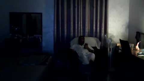 Snapshot of largepanny chatting on January 3, 8:01 pm largepanny online show from January 3, 8:01 pm