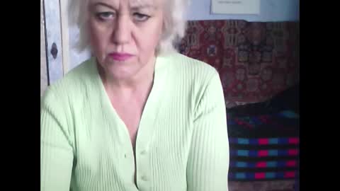 Snapshot of larisaq4ugo24 chatting on February 18, 9:32 am larisaq4ugo24 online show from February 18, 9:32 am