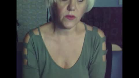 Snapshot of larisaq4ugo24 chatting on September 13, 8:28 am larisaq4ugo24 online show from September 13, 8:28 am