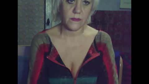 Snapshot of larisaq4ugo24 chatting on February 5, 4:14 pm larisaq4ugo24 online show from February 5, 4:14 pm