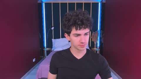 Larry online show from November 9, 9:06 pm