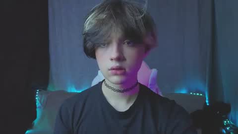 Em0 Slut online show from July 5, 7:10 pm