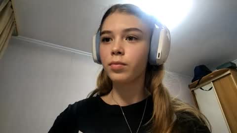 Linet online show from March 25, 10:33 am