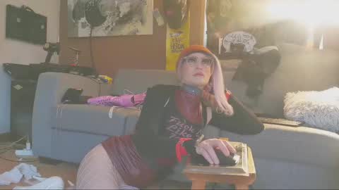 Lx Linn online show from March 11, 12:06 pm