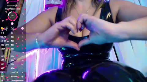 Snapshot of latex_rose_daniels chatting on March 4, 10:49 pm ROSE online show from March 4, 10:49 pm