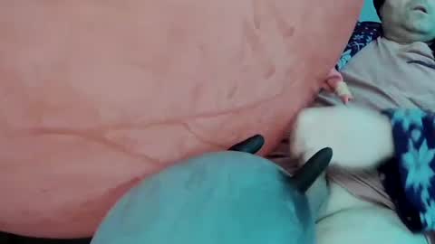 latexchris77 online show from February 24, 9:00 am