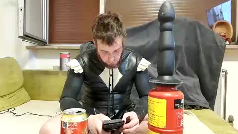 Snapshot of latexmaid69 chatting on February 6, 10:32 pm Latexmaid69 online show from February 6, 10:32 pm
