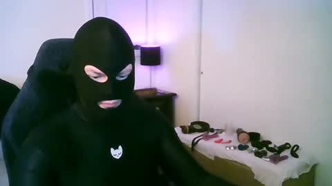 latexminheadroom online show from July 1, 6:11 am