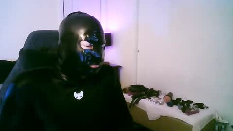latexminheadroom online show from October 25, 2:23 am