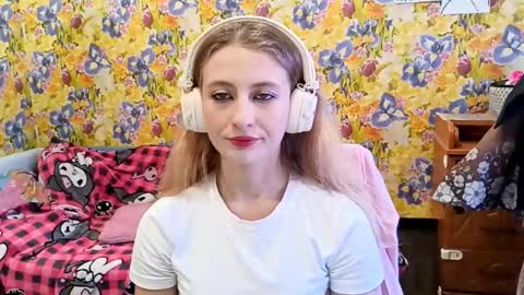 Amelia online show from October 18, 7:56 am