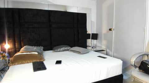 Snapshot of latin_couple20y chatting on February 24, 8:06 am Johana y Santiago online show from February 24, 8:06 am