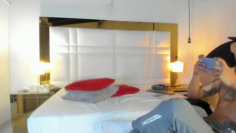 Snapshot of latin_couple20y chatting on February 7, 9:58 am Johana y Santiago online show from February 7, 9:58 am