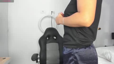 Snapshot of latin_couple20y chatting on March 2, 9:01 pm Johana y Santiago online show from March 2, 9:01 pm
