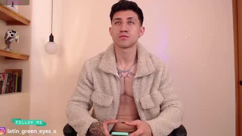 Snapshot of latin_green_eyes_ chatting on March 10, 1:10 pm latin_green_eyes_ online show from March 10, 1:10 pm