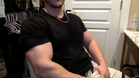 latin_leonel online show from December 3, 5:46 pm