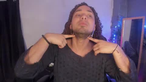 Snapshot of latin_luxury_i chatting on February 25, 5:30 am Free OF online show from February 25, 5:30 am
