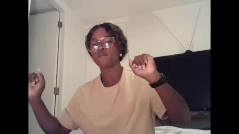 latina033 online show from October 26, 11:59 pm