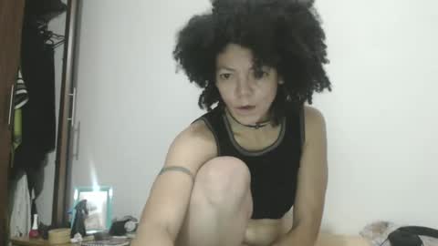 Snapshot of latinadreamy chatting on December 6, 1:24 am Latinacoka online show from December 6, 1:24 am