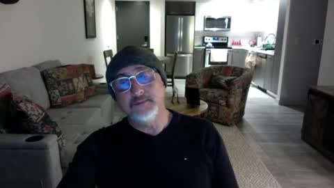 Snapshot of latinnous chatting on February 15, 5:09 am QS - INDEPENDENT MODEL online show from February 15, 5:09 am