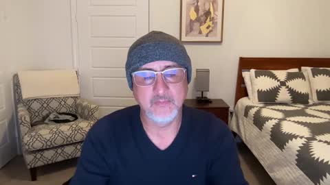 Snapshot of latinnous chatting on October 21, 3:33 am QS - INDEPENDENT MODEL online show from October 21, 3:33 am