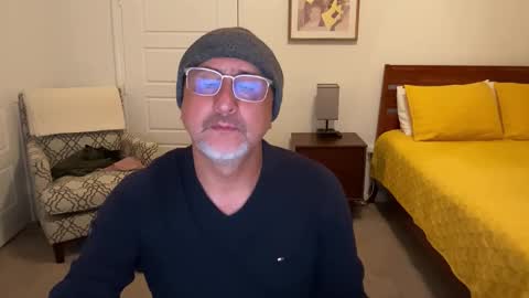 Snapshot of latinnous chatting on October 29, 5:20 am QS - INDEPENDENT MODEL online show from October 29, 5:20 am