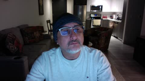 Snapshot of latinnous chatting on February 2, 11:21 pm QS - INDEPENDENT MODEL online show from February 2, 11:21 pm