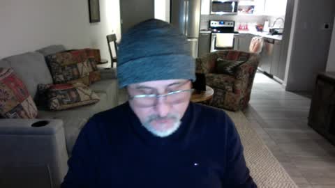 Snapshot of latinnous chatting on February 1, 3:30 am QS - INDEPENDENT MODEL online show from February 1, 3:30 am